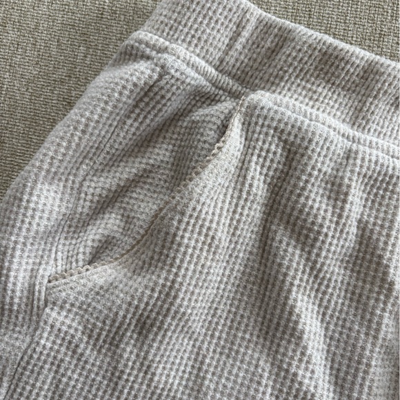 Aerie Waffle Knit Lace-Trim Shorts – Cream – Size XL - Picture 3 of 5